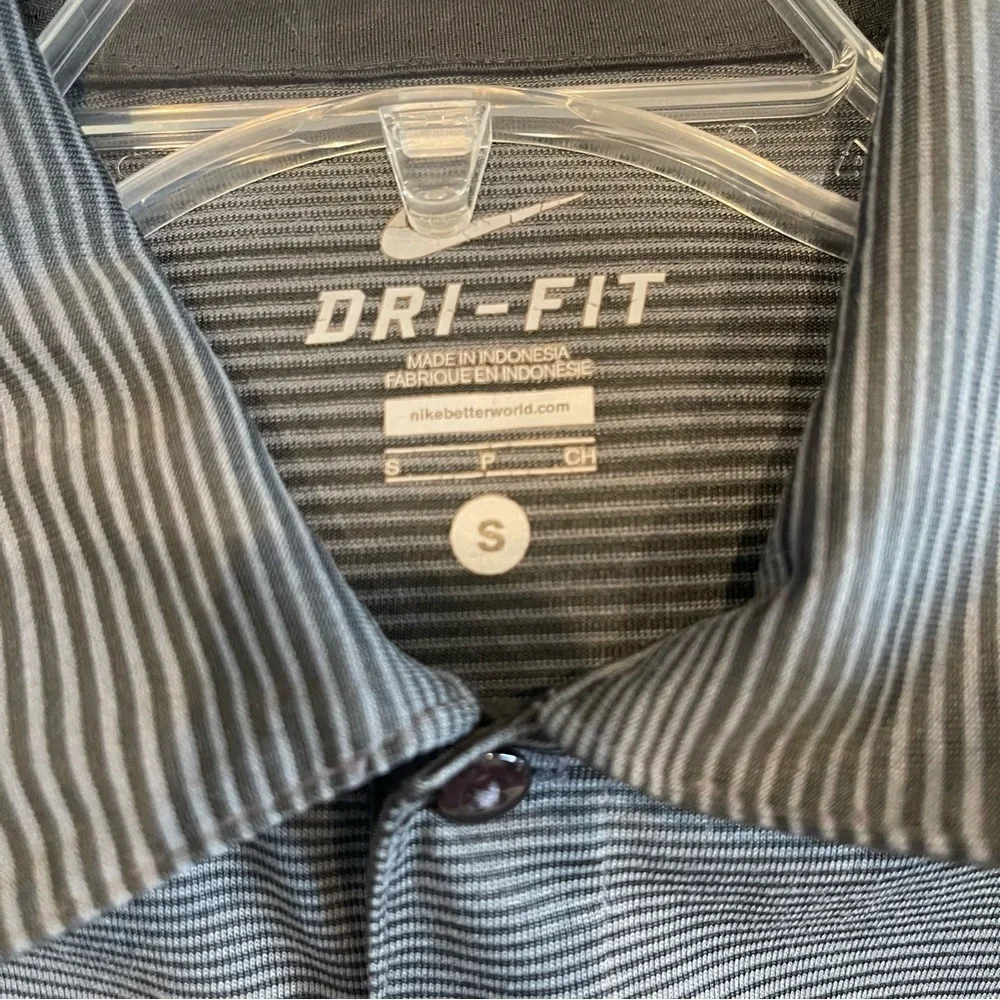 BN: Nike Dri Fit Polo Shirt Mens Size Small Grey Striped Golf Swoosh Embroidered